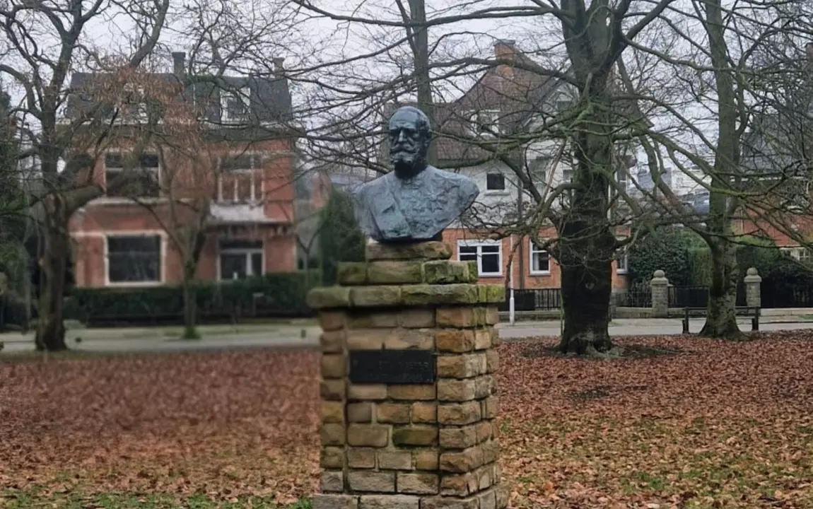 Gent Mondiaal - Dekoloniaal Parcours Paul de Smet de Naeyer buste