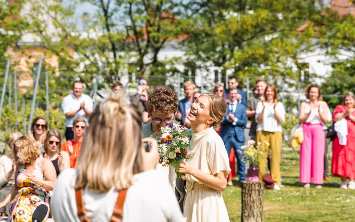 Een huwelijk in de tuin van de Sint-Pietersabdij