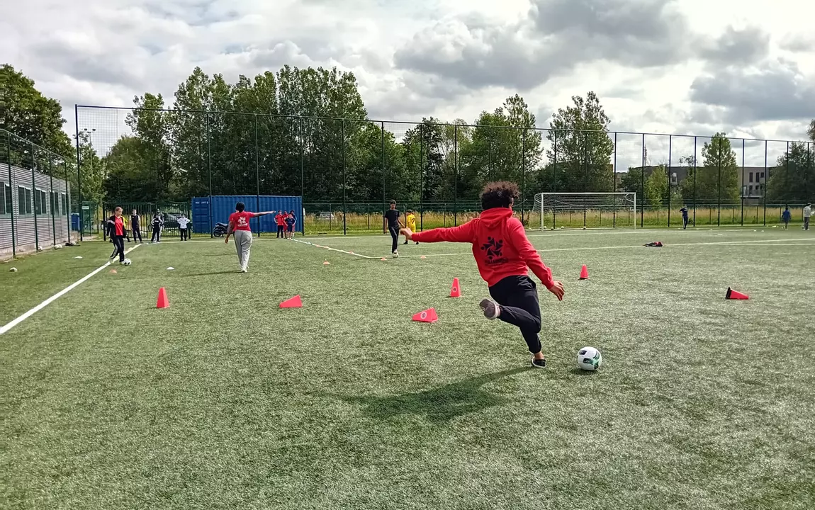 Sportaround geeft al sportlessen aan onder meer jongeren en breidt de werking nu uit naar nieuwkomers