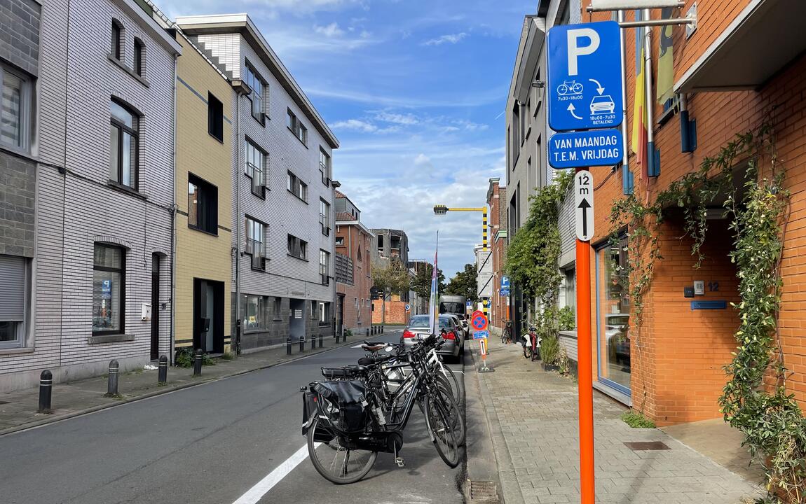 Afwisselend auto- en fietsparkeren