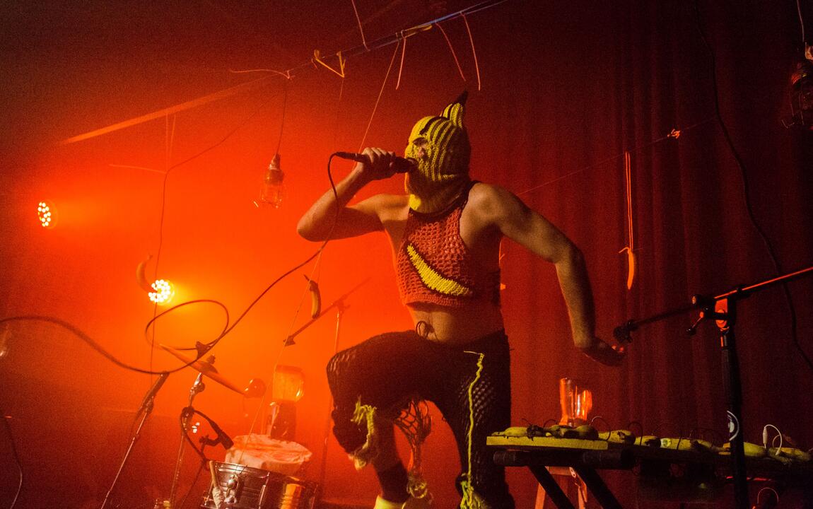 Optreden van Sad Banana