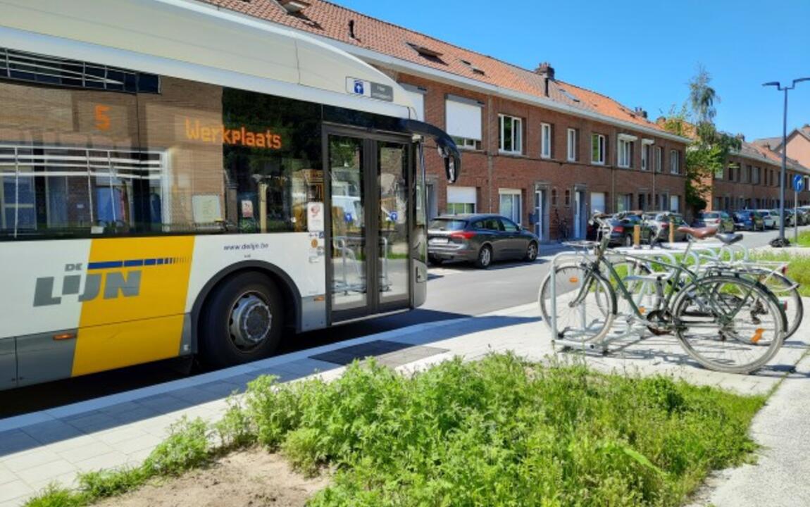 Project Steenakker- bushalte en fietsenstalling