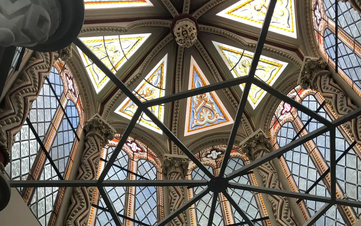 Restauratie van de lantaarn in de kapel