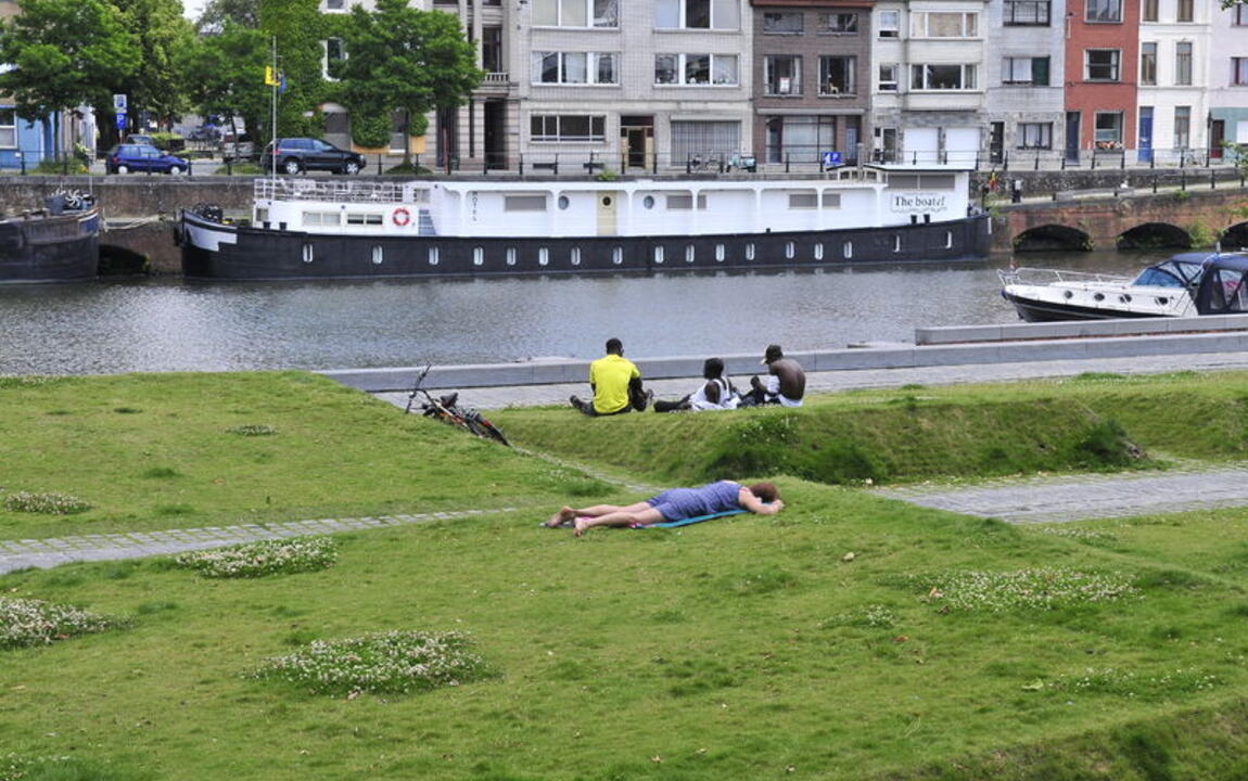 zicht op het water vanop het Veermanplein