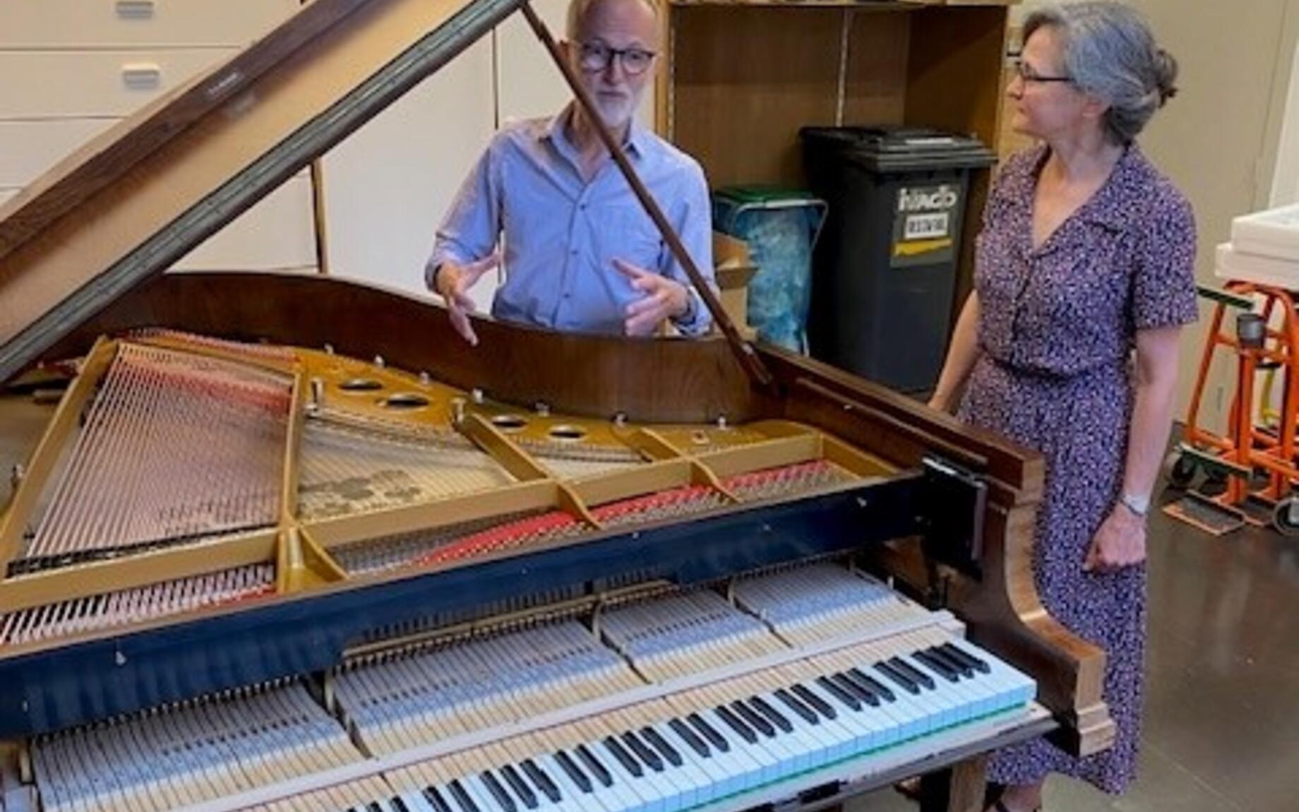 Jacek en Margareta deden beroep op de subsidie verfraaiing handelspanden voor de renovatie van hun pianowinkel