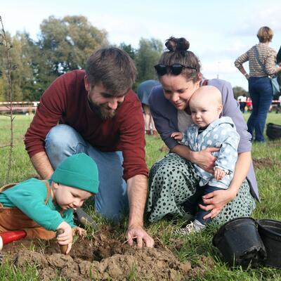 Sfeerbeeld plantdag geboortebos 2022