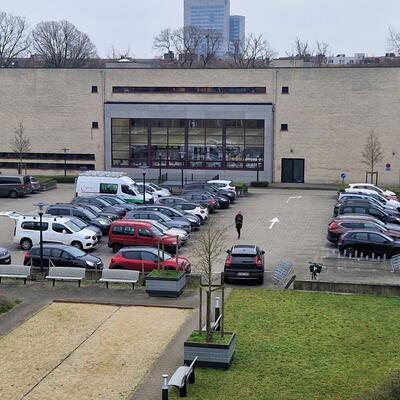 De parking op de Campus Prins Filip nabij de Watersportbaan