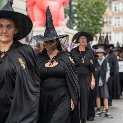 Ook vorig jaar trokken de heksen al door de stad tijdens de Feesten