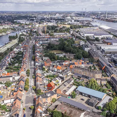 Meulestede, met rechts de New Orleansstraat. Helemaal rechts, bij het water, de Port Arthurlaan