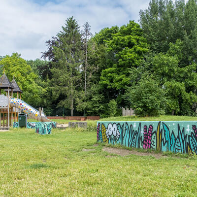 Speeltuin met graffiti Tolhuispark