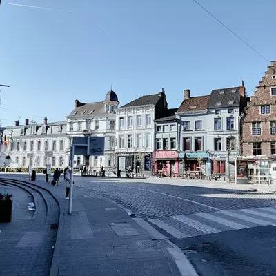 Vlasmarkt by day 