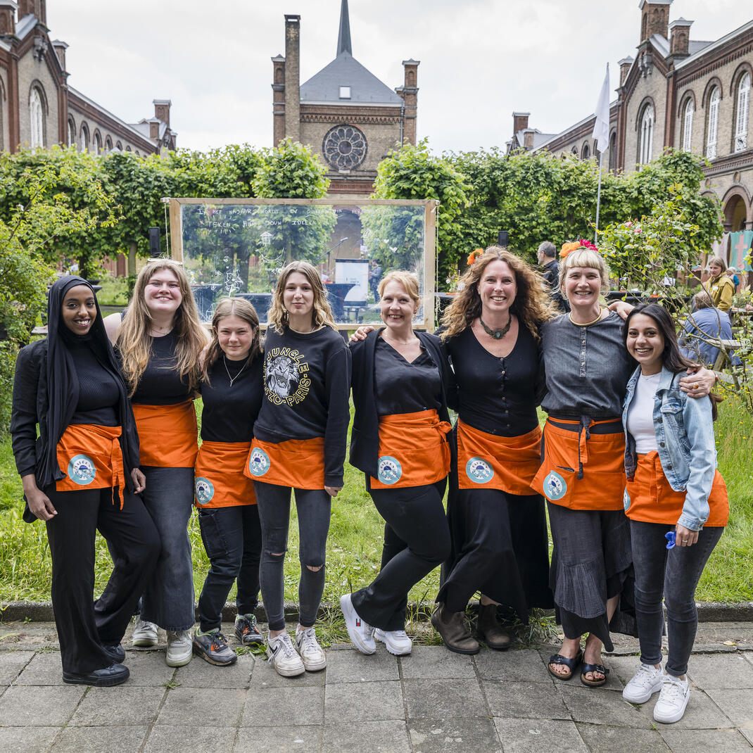 De jongeren van Pardon Servies