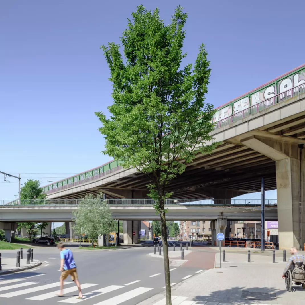Beeld van viaduct E 17 in de hoogte in Gentbrugge