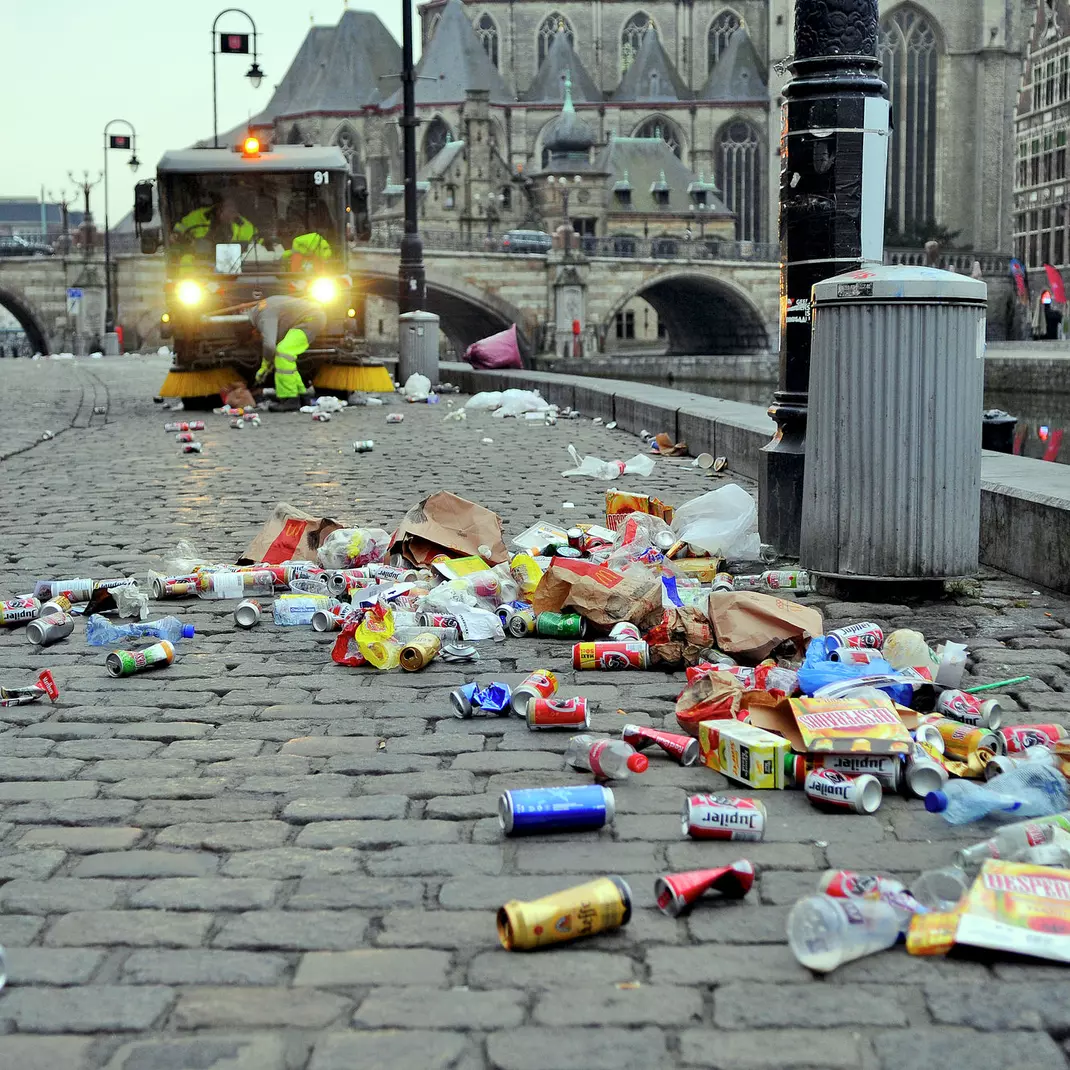 Zwerfvuil op de Graslei