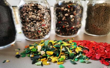 Verschillende soorten plastic en granulaat
