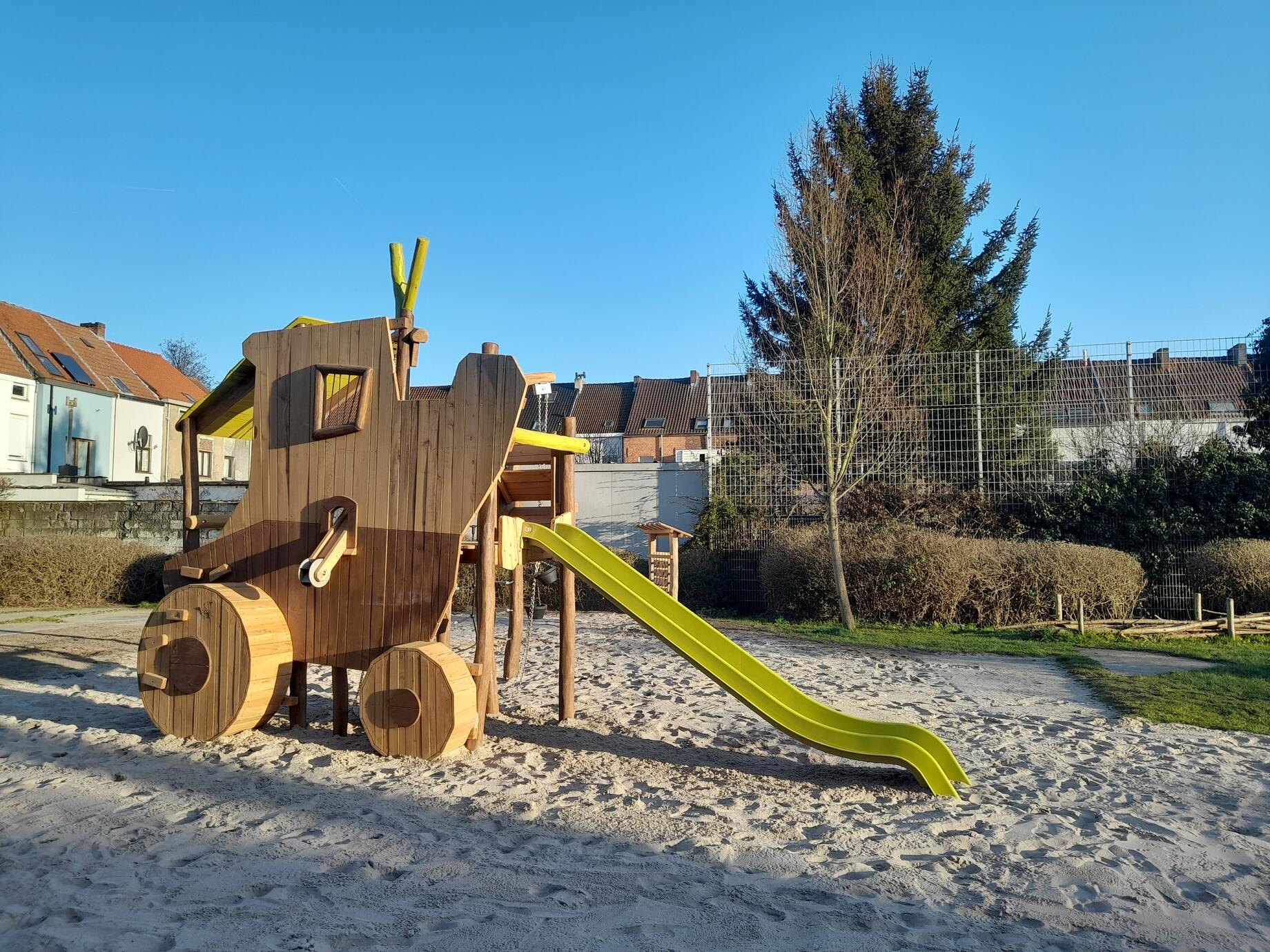 De nieuwe 'maaidorser' in het Boerderijpark