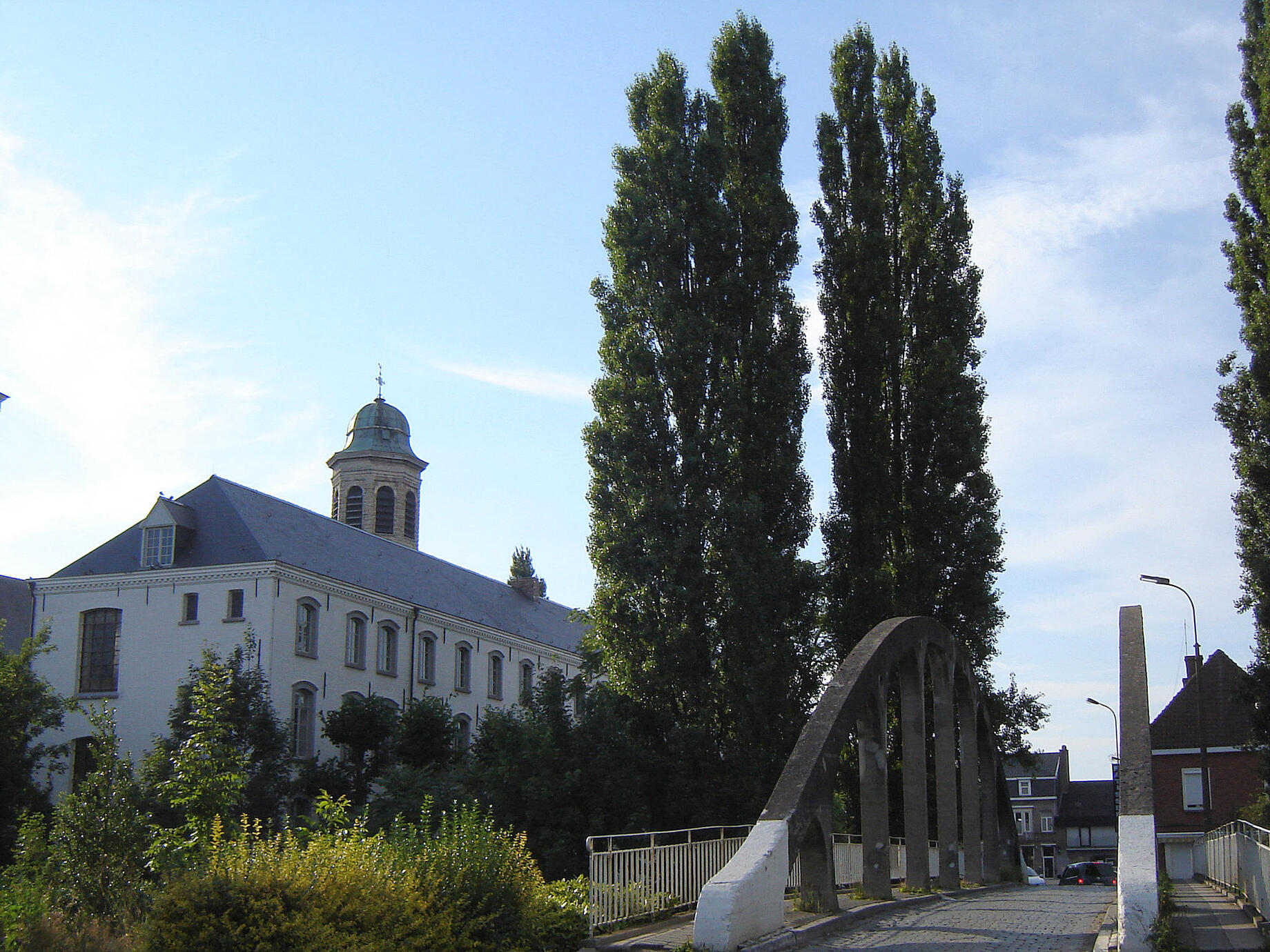 Drongen, met Oude Abdij, Sint Gerolfkerk en Pontbrug.